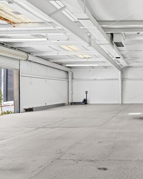More Photos Of 850-858 Lillian Way, Los Angeles Warehouse For Lease