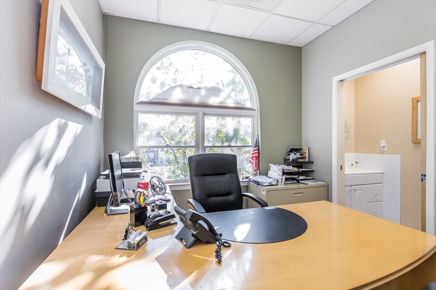 More Photos Of 504 Hamburg Tpke, Wayne Medical For Sale