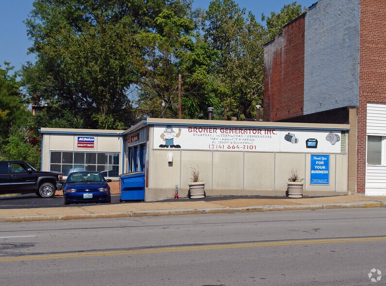 More Photos Of 3641 South Broadway, Saint Louis Auto Repair For Sale