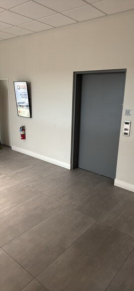 More Photos Of 22750 Hawthorne Blvd, Torrance Unknown For Lease