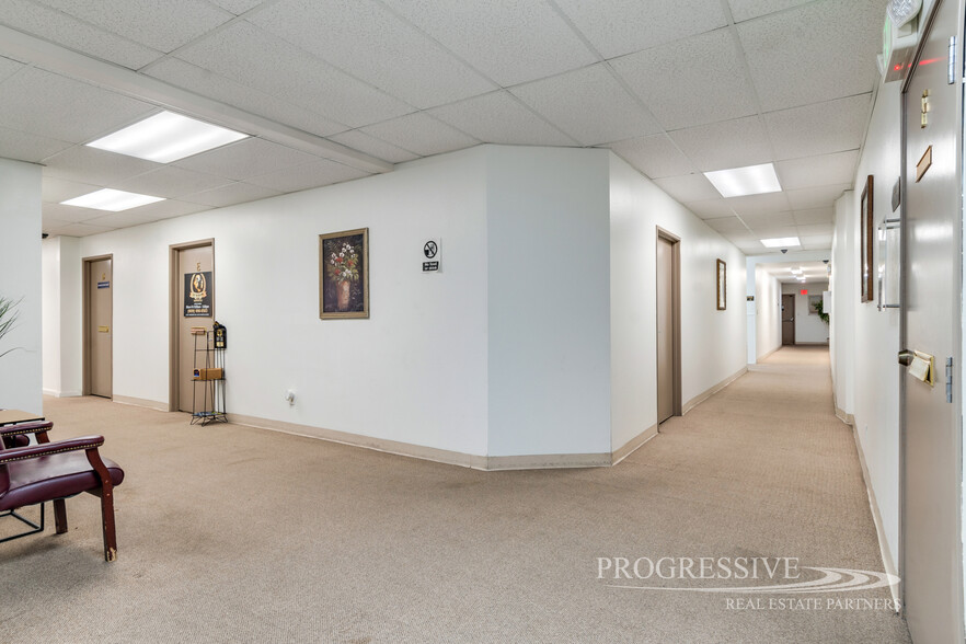 More Photos Of 211-230 S Riverside Ave, Rialto Storefront Retail Office For Lease