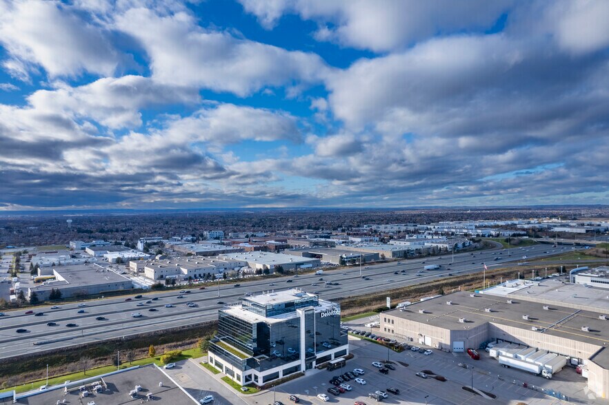 More Photos Of 400 Applewood Cres, Vaughan Office For Lease