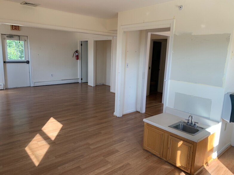 More Photos Of 75 Lancaster Ave, Malvern Bank For Lease