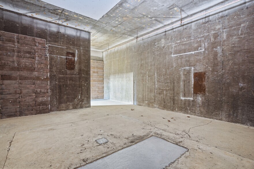 More Photos Of 113 Pocono Dr, Milford Office For Sale