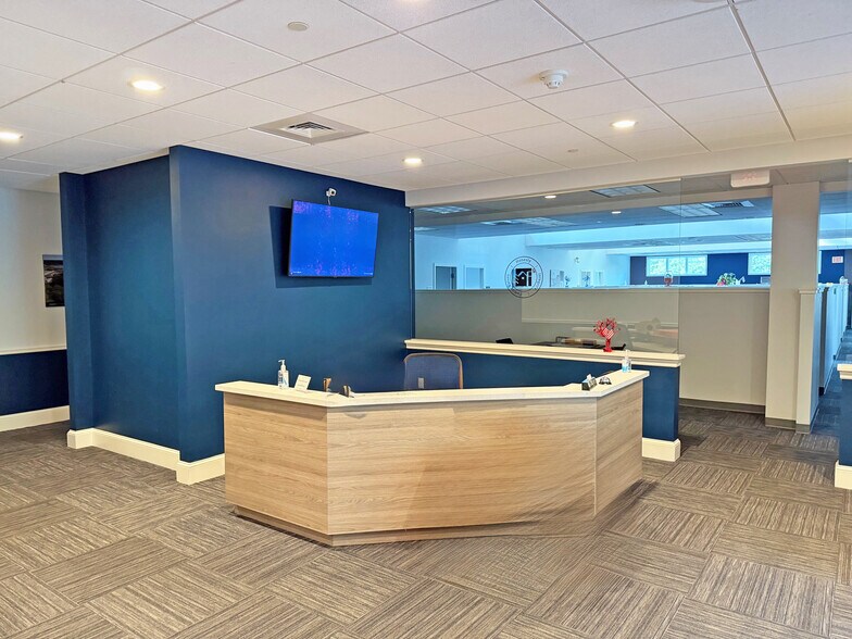 More Photos Of 15 Research Rd, East Falmouth Warehouse For Lease