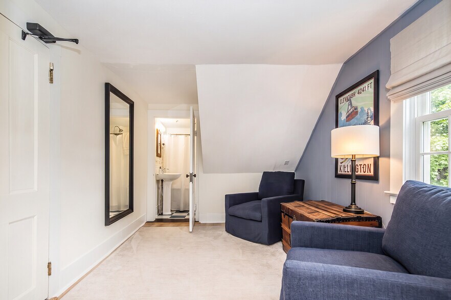 More Photos Of 54 Red Clover Ln, Mendon Hotel For Sale