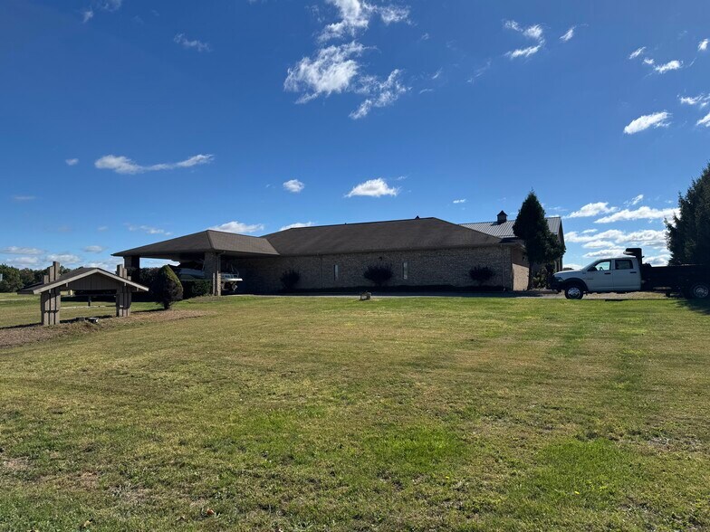 More Photos Of 1046 Ekastown Rd, Saxonburg Office Residential For Lease