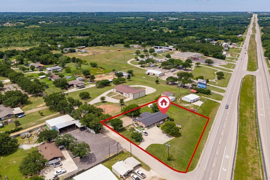 More Photos Of 5236 US-67 Hwy, Alvarado Freestanding For Sale
