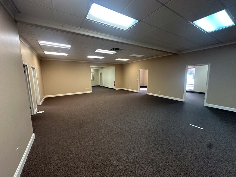 More Photos Of 1290 Blossom Dr, Victor Medical For Lease