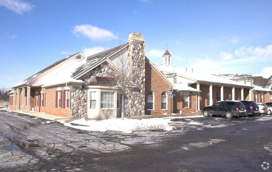 More Photos Of 45445 Mound Rd, Shelby Township Office For Lease