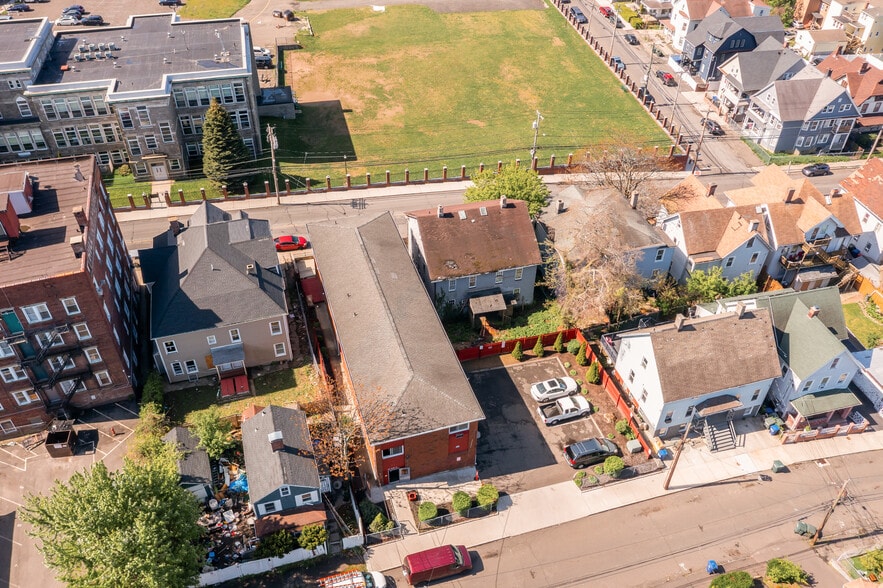 Primary Photo Of 105 Milne St, Bridgeport Multifamily For Sale