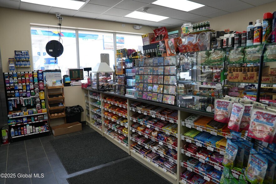 More Photos Of 521 E Main St, Palmyra Convenience Store For Sale