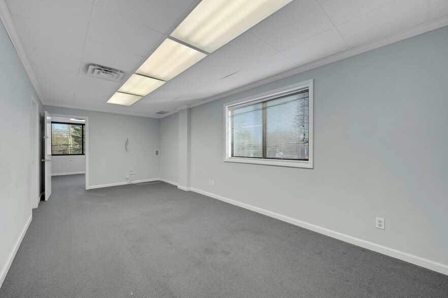 More Photos Of 1492 High Ridge Rd, Stamford Freestanding For Lease