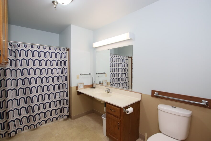 More Photos Of 496 Wisconsin Ct, Fond Du Lac Rehabilitation Center For Sale