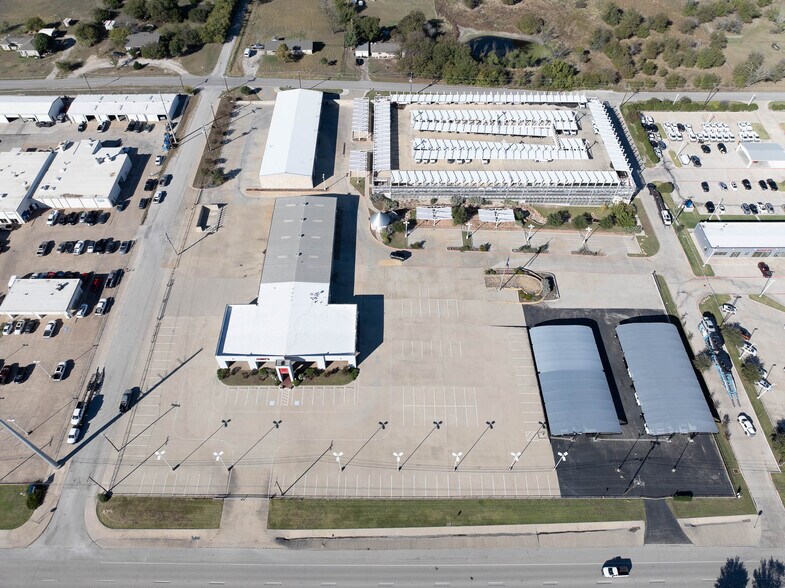 More Photos Of 3015 Fort Worth Hwy, Hudson Oaks Auto Dealership For Lease