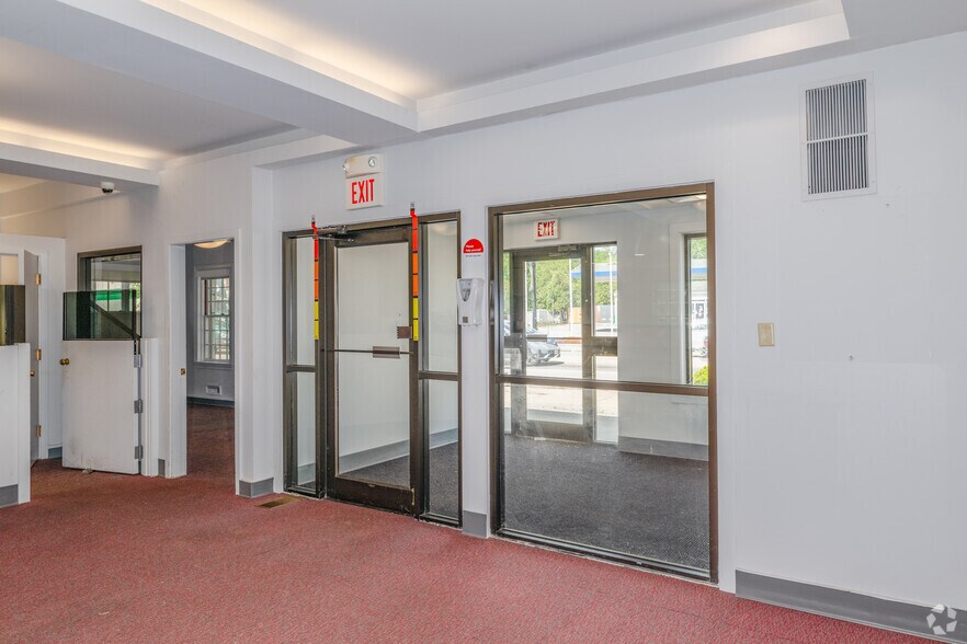 More Photos Of 818 Washington St, Holliston Bank For Sale