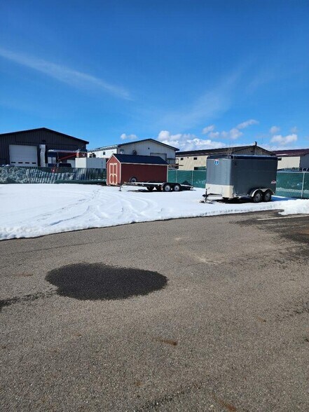More Photos Of 11891 N Warren St, Hayden Warehouse For Lease