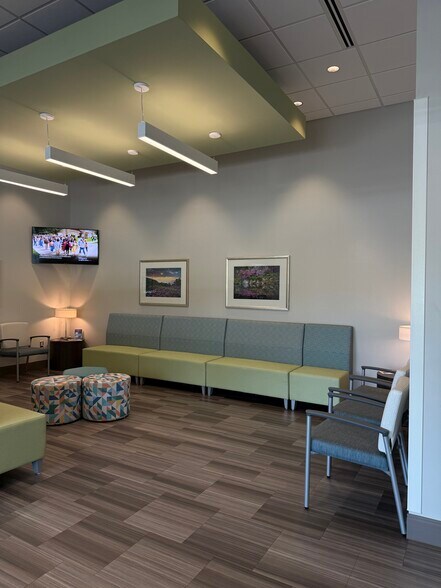 More Photos Of 885 Summit Crossing Pl, Gastonia Office For Sale