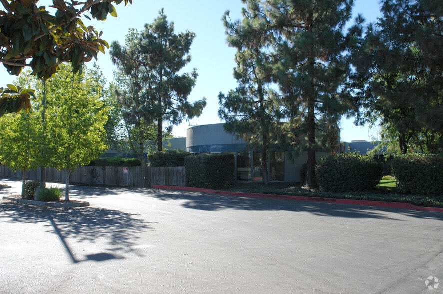 More Photos Of 1446 Ethan Way, Sacramento Office For Lease