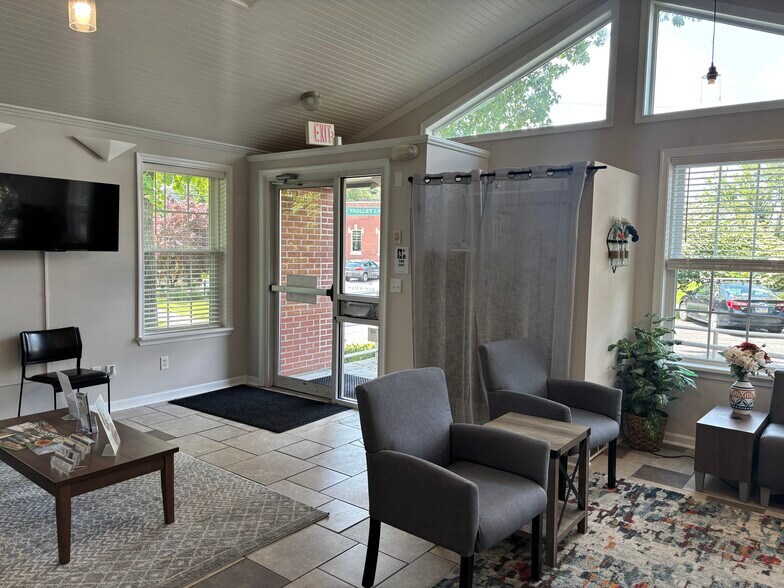 More Photos Of 53 W Brandt Blvd, Salunga Office Residential For Lease