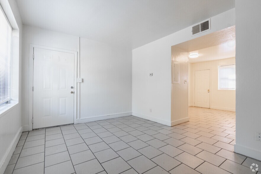 More Photos Of 4 College Ct, Louisville Multifamily For Sale