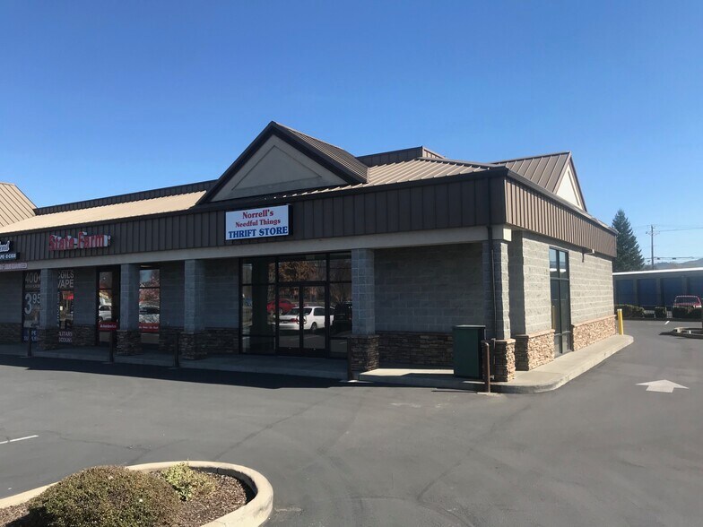 More Photos Of 8336 Highway 62 Hwy, White City Storefront Retail Office For Lease