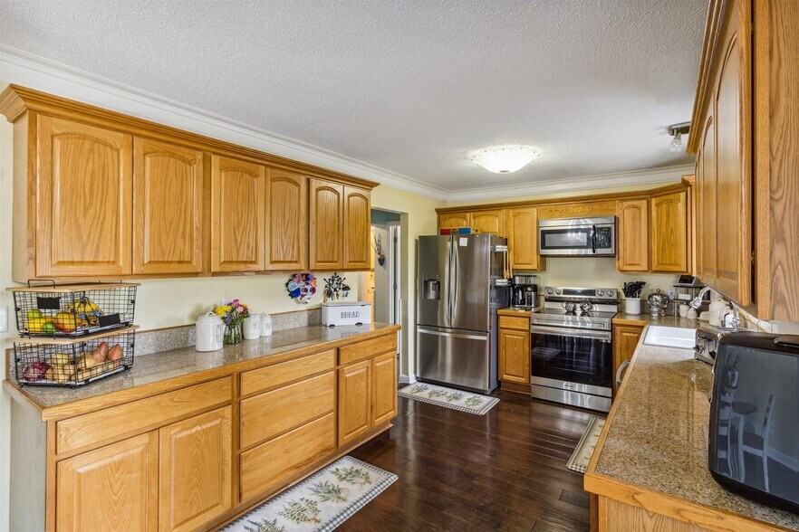 More Photos Of 7010 Frances Rd, Flushing Convenience Store For Sale