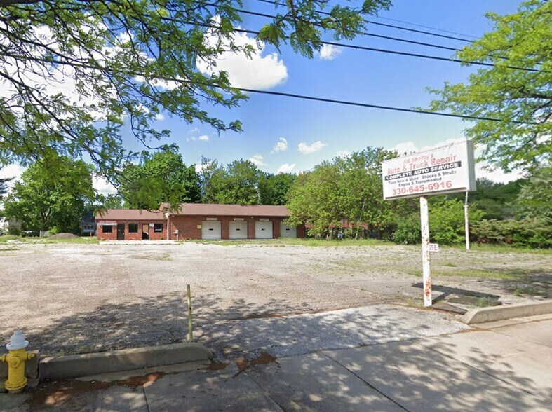 Primary Photo Of 25 E Waterloo Rd, Akron Auto Repair For Sale