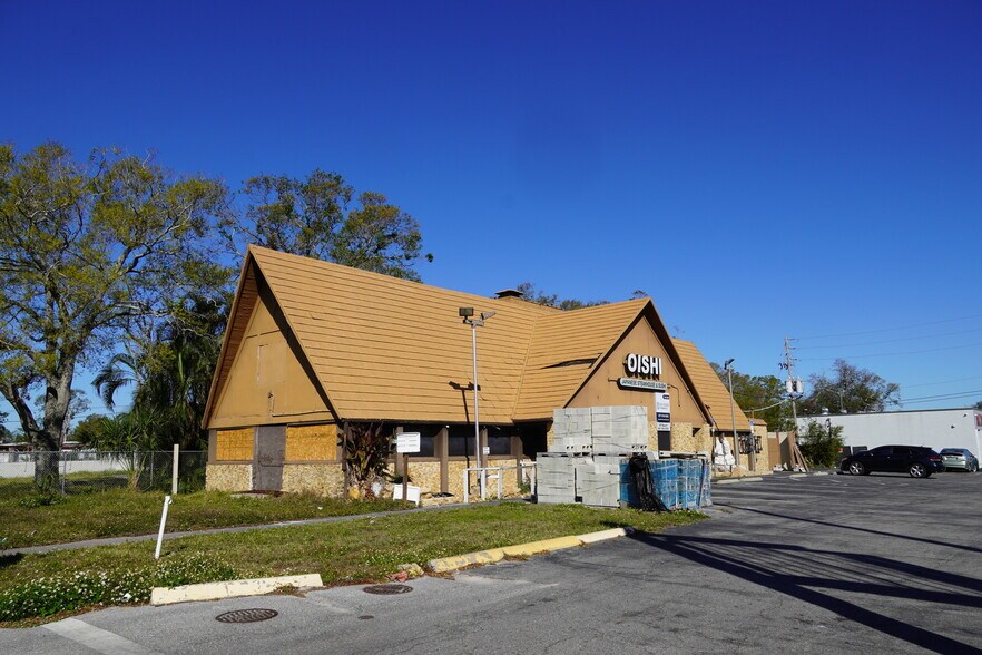 More Photos Of 5800 34th St N, Saint Petersburg Restaurant For Sale