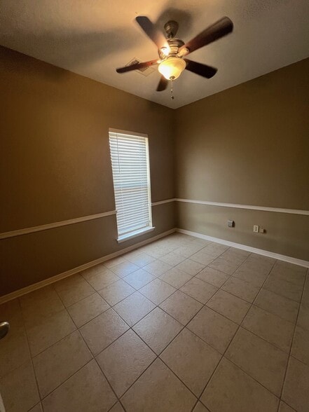 More Photos Of 11949 Bricksome Ave, Baton Rouge Office For Lease