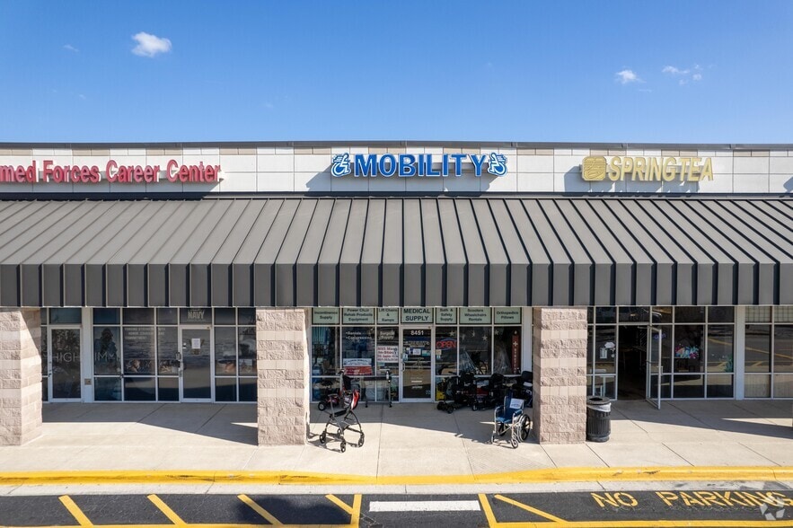 More Photos Of 8421-8481 S John Young Pky, Orlando General Retail For Lease