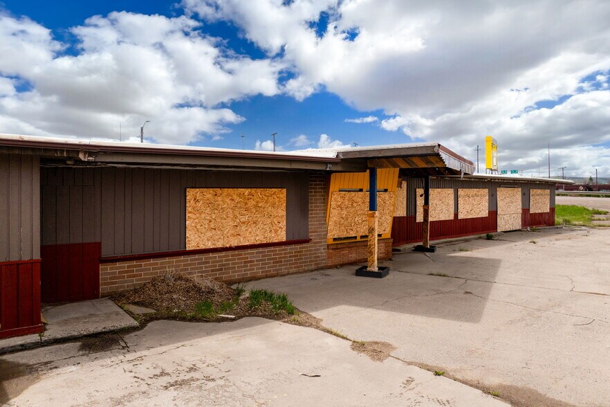 More Photos Of 1521 1st Ave NW, Great Falls Hotel For Sale