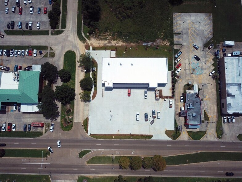 More Photos Of 4343 S Sherwood Forest Blvd, Baton Rouge General Retail For Sale