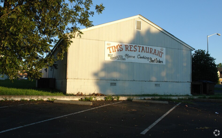 More Photos Of 6 N Roosevelt St, York Restaurant For Sale
