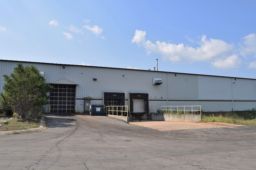 More Photos Of 2155 Traversefield Dr, Traverse City Manufacturing For Lease