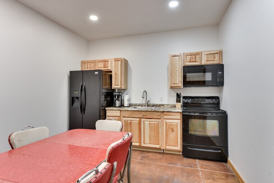 More Photos Of 1058 Sunburst Ln, Mead Warehouse For Sale