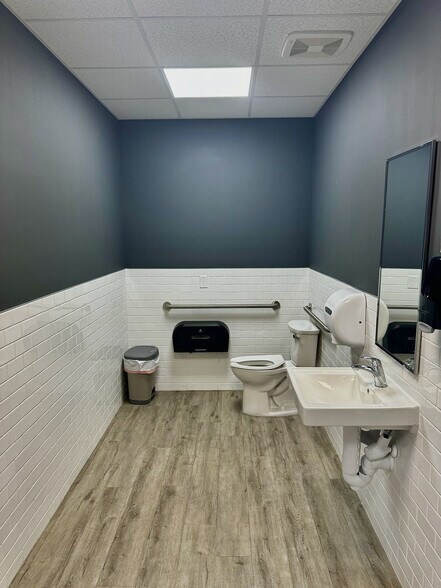 More Photos Of 14474 Beach Blvd, Jacksonville Fast Food For Lease
