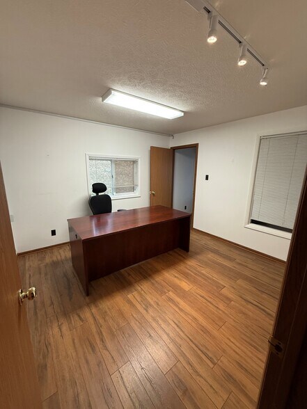 More Photos Of 720 Masonic Dr, Bridgeport Office Residential For Sale