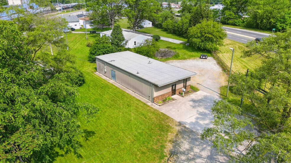 More Photos Of 1007 N Center St, Lima Light Distribution For Sale