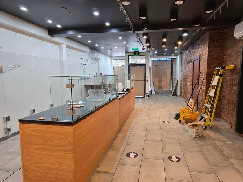 More Photos Of 141 Main St, Northampton Storefront Retail Residential For Sale