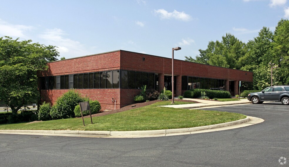 More Photos Of 3302 Old Bridge Rd, Woodbridge Office For Lease