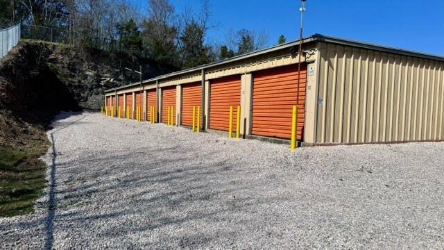 More Photos Of 130 Illinois St, Hot Springs National Park Self Storage For Sale