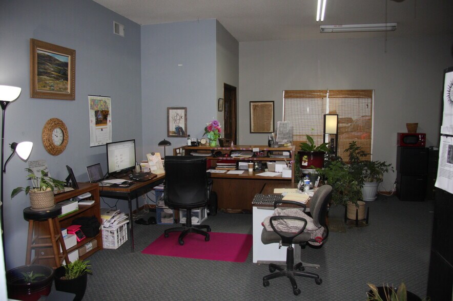 More Photos Of 310 Main St, Scribner Storefront For Sale