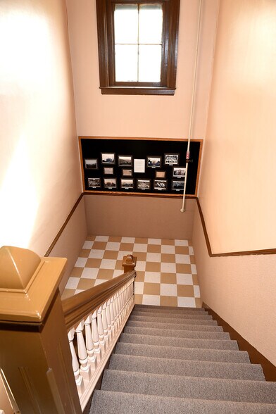 More Photos Of 1493 Old Butler Plank Rd, Glenshaw Office For Sale