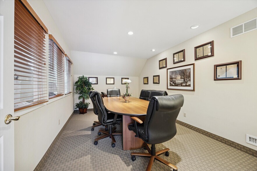 More Photos Of 326 Main St, Harleysville Office For Sale