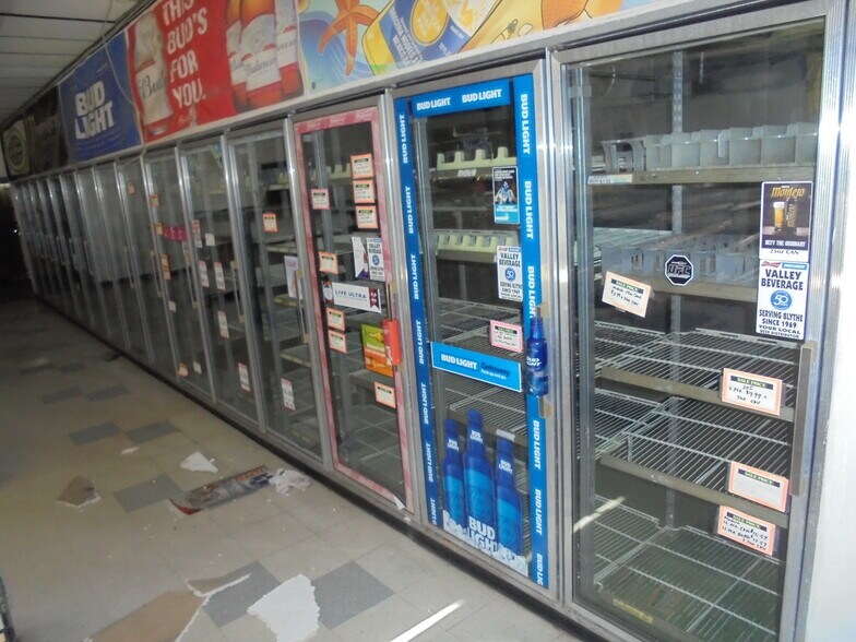 More Photos Of 945 E Hobsonway, Blythe Auto Dealership For Sale