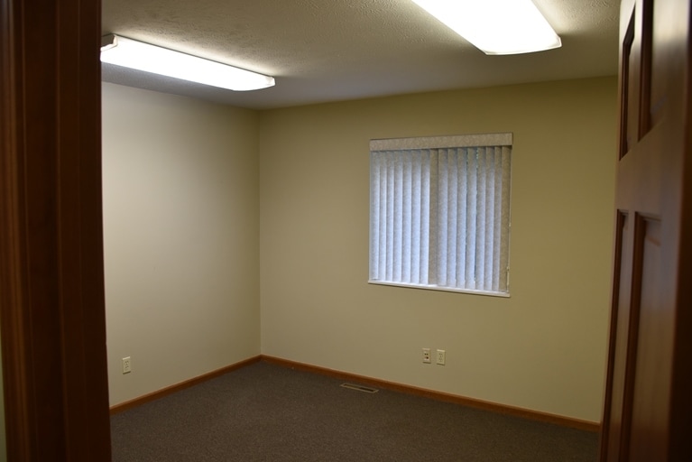 More Photos Of 2801 Bristol St, Elkhart Office For Sale