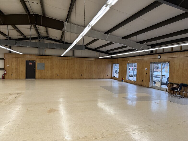 More Photos Of 11225 Finch ave, Middlesex Warehouse For Sale