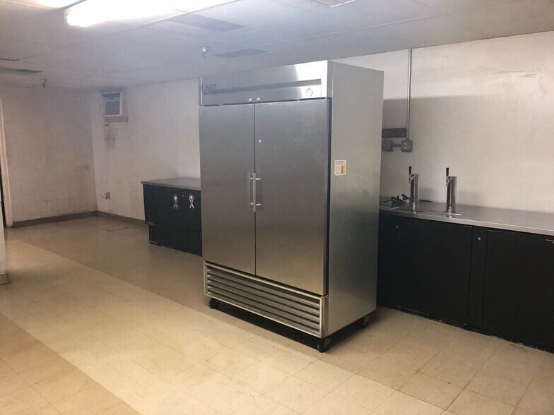 More Photos Of 1110 E Bristol Rd, Burton Medical For Lease