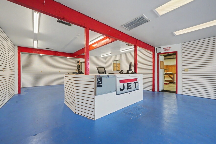 More Photos Of 11020 N State Highway 49, Martell Freestanding For Sale